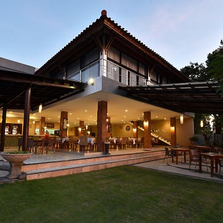 Puri Saron Hotel Baruna Beach Lovina Dış mekan fotoğraf