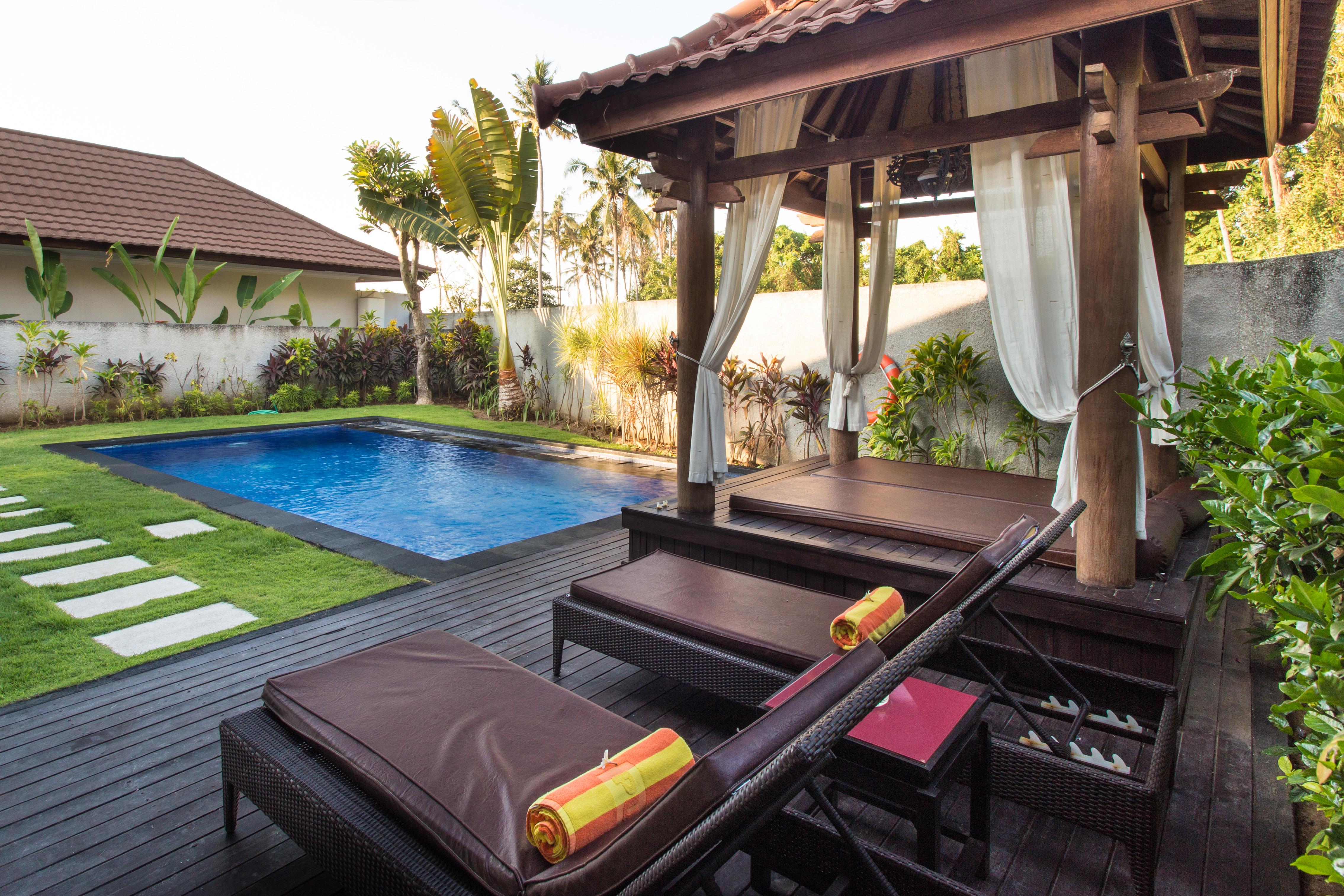 Puri Saron Hotel Baruna Beach Lovina Dış mekan fotoğraf
