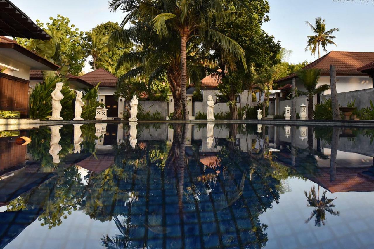 Puri Saron Hotel Baruna Beach Lovina Dış mekan fotoğraf
