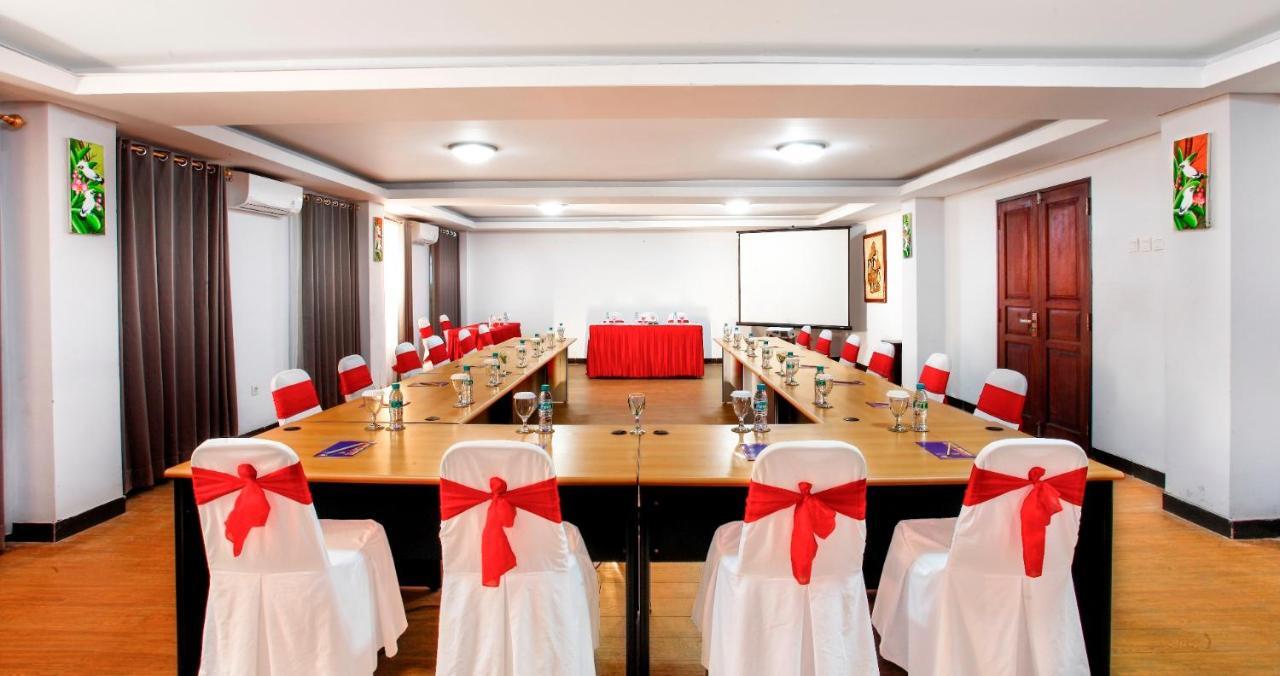 Puri Saron Hotel Baruna Beach Lovina Dış mekan fotoğraf
